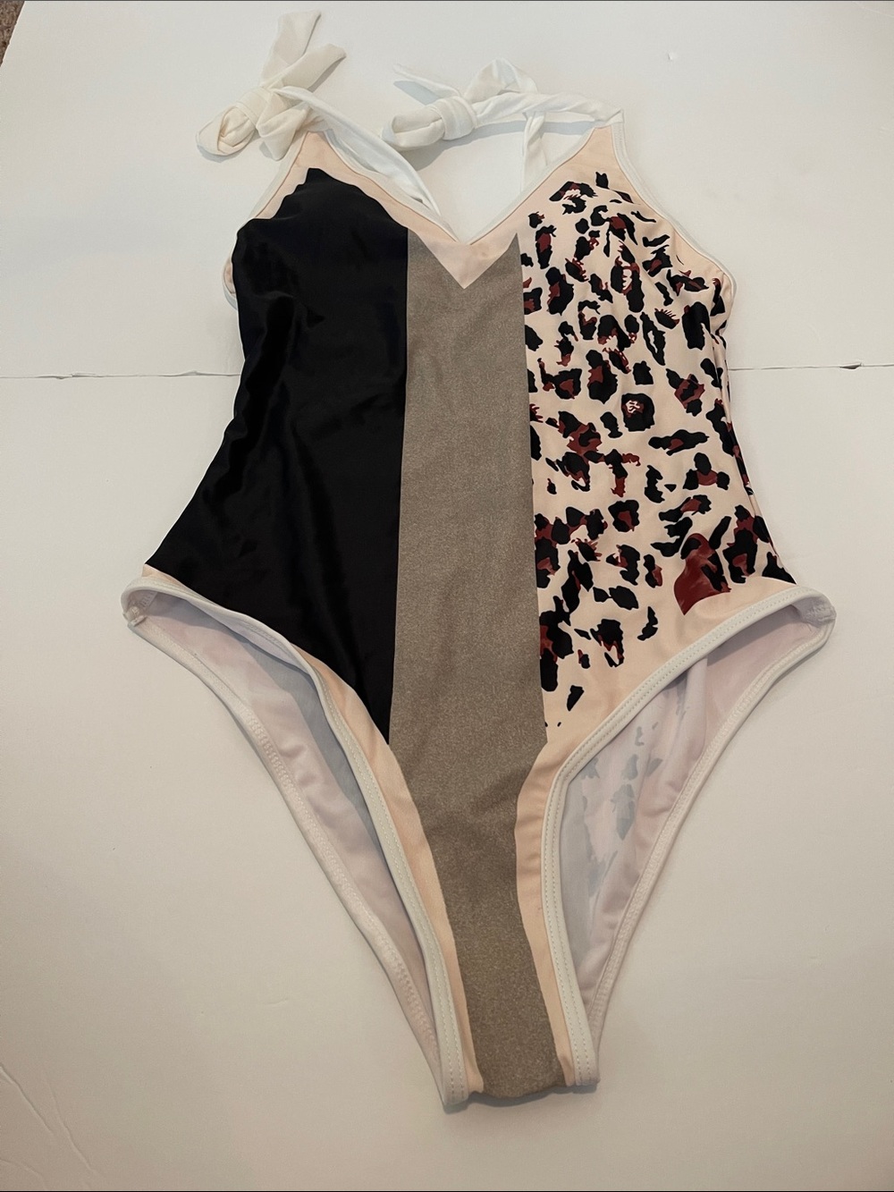 Never Worn Women’s  Colorblock Leopard One-Piece Swimsuit